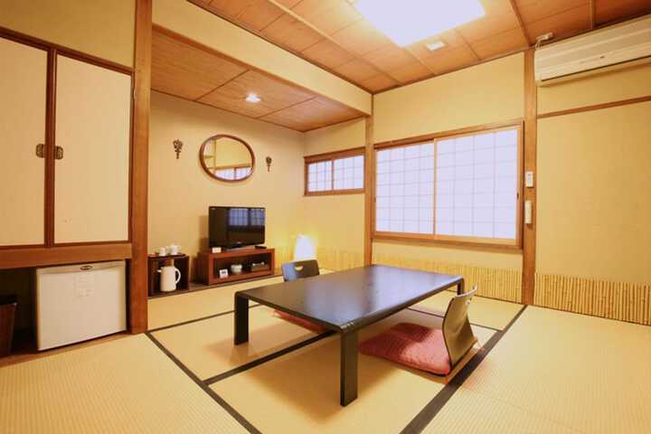 Room 12 of 53