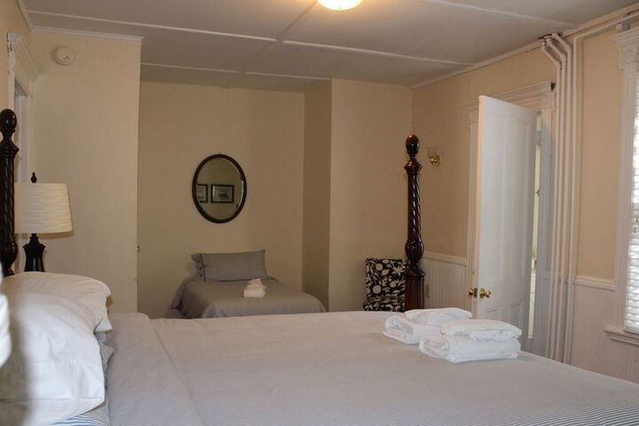 Room 7 of 44