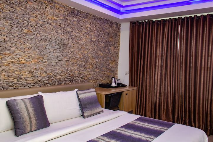 Room 6 of 23