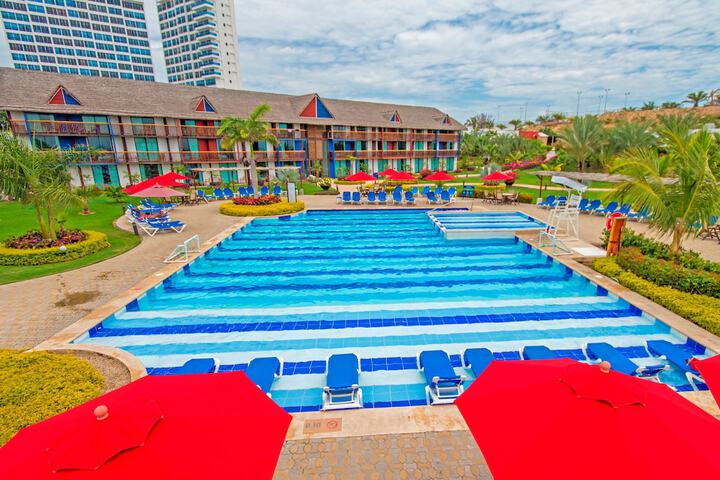 Hotel with Pool