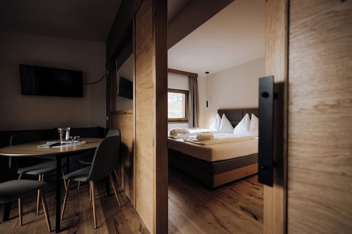 Room 16 of 73
