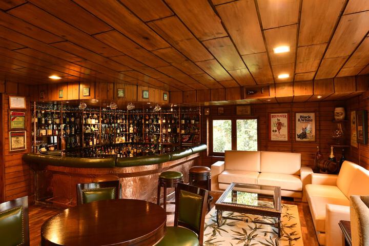 Lounge 115 of 166