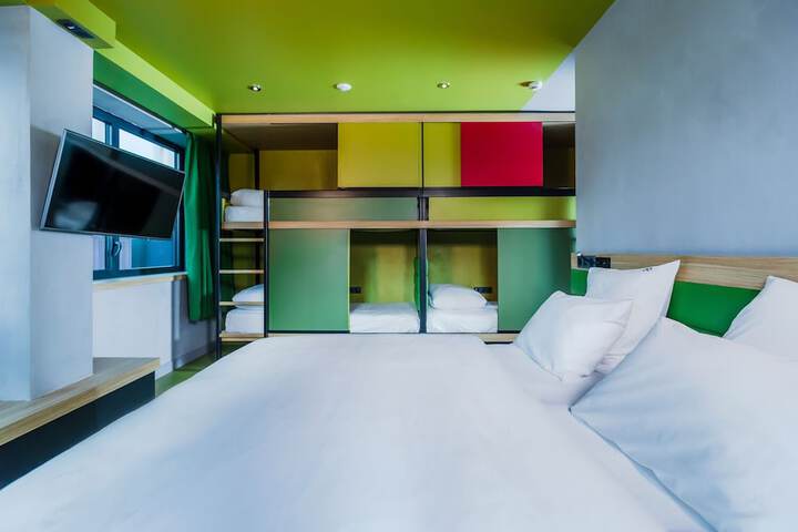 Room 19 of 37