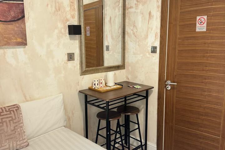 Room 61 of 234