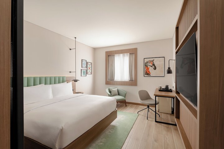 Room 44 of 118
