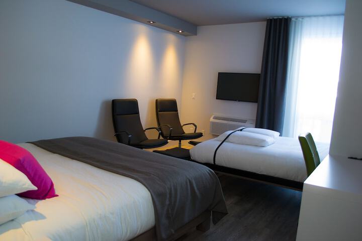 1 King Bed (3 of 20)