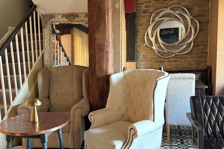 Lounge 57 of 64