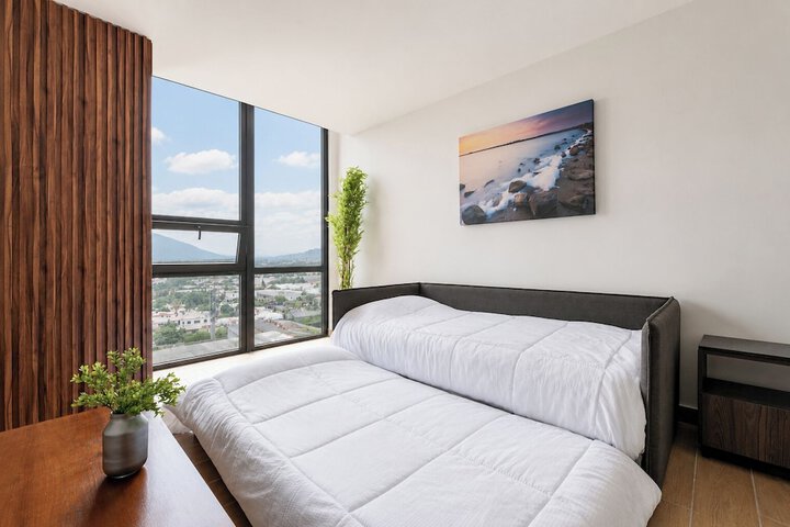 Room 51 of 102