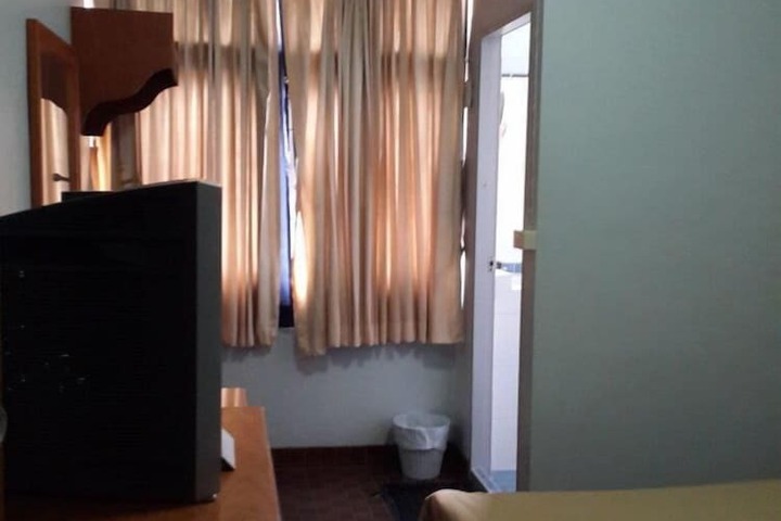 Room 23 of 37
