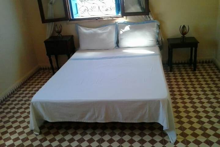 Room 4 of 7