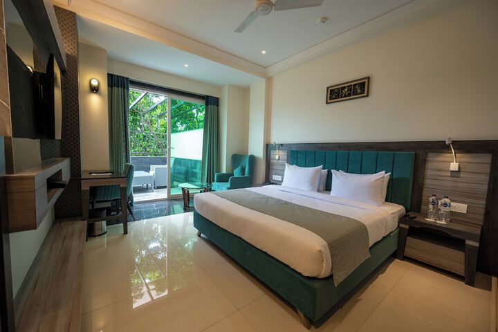 Room 6 of 19