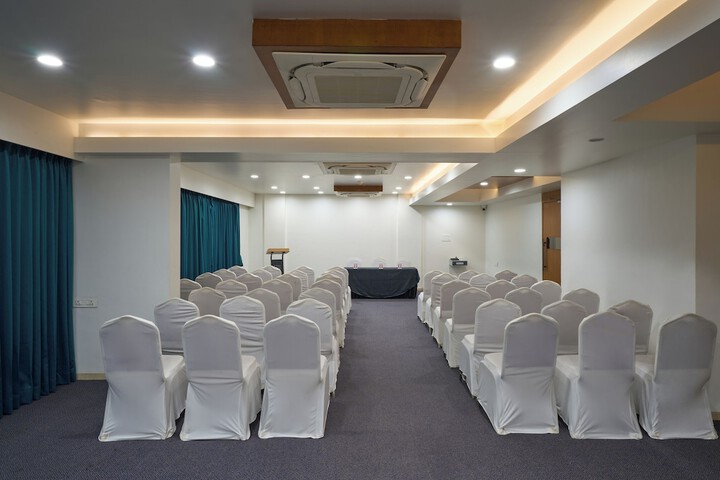 Ballroom/Hall 37 of 40