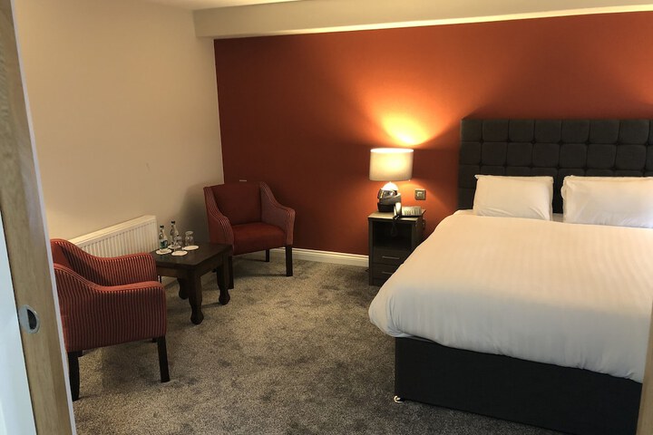 Room 4 of 38