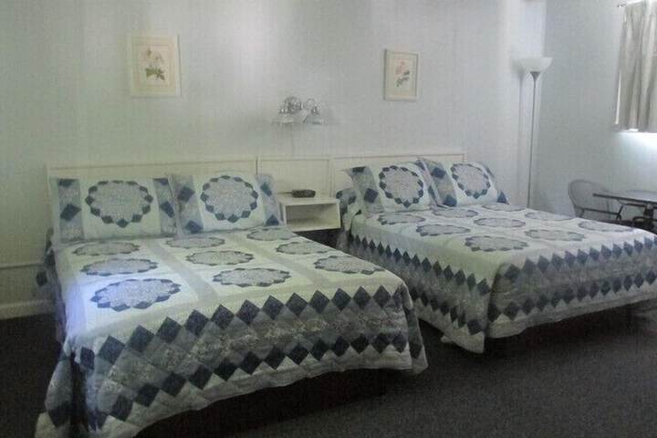 Room 3 of 10