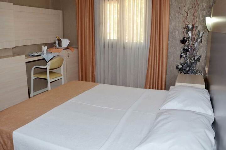 Room 5 of 34