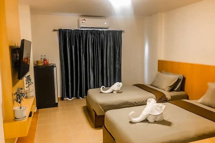 Room 9 of 38