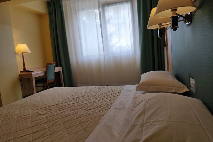Room 6 of 22