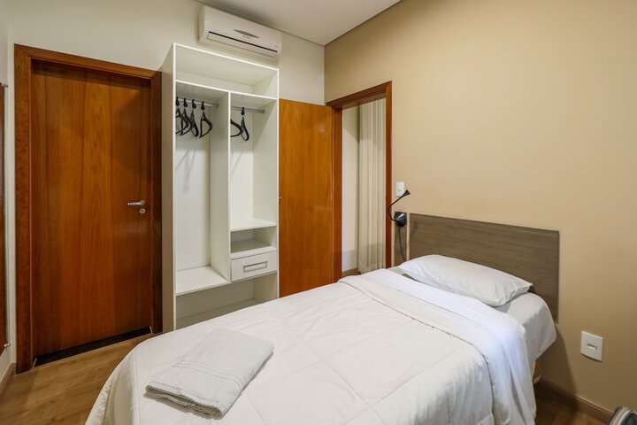 Room 13 of 116