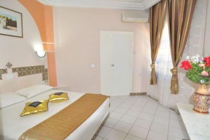 Room 21 of 90