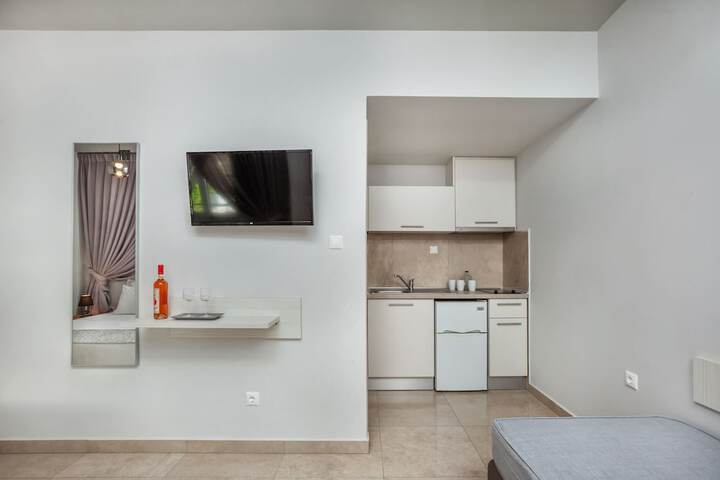 Room 9 of 43