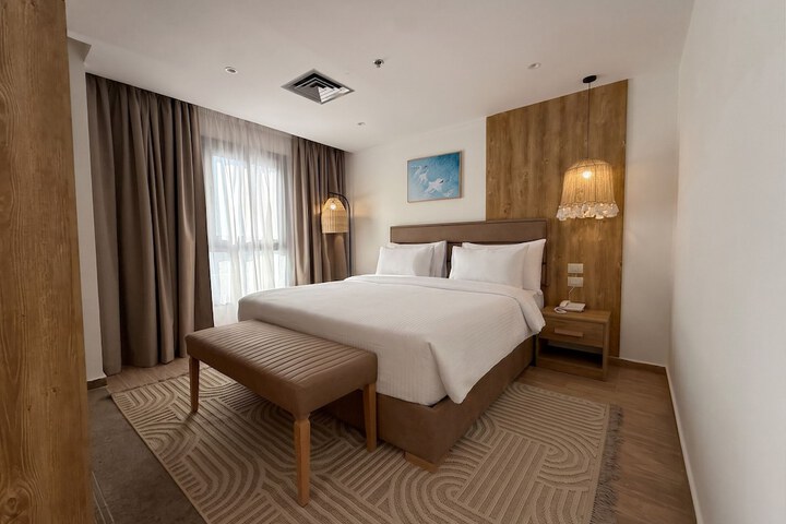 Room 26 of 146