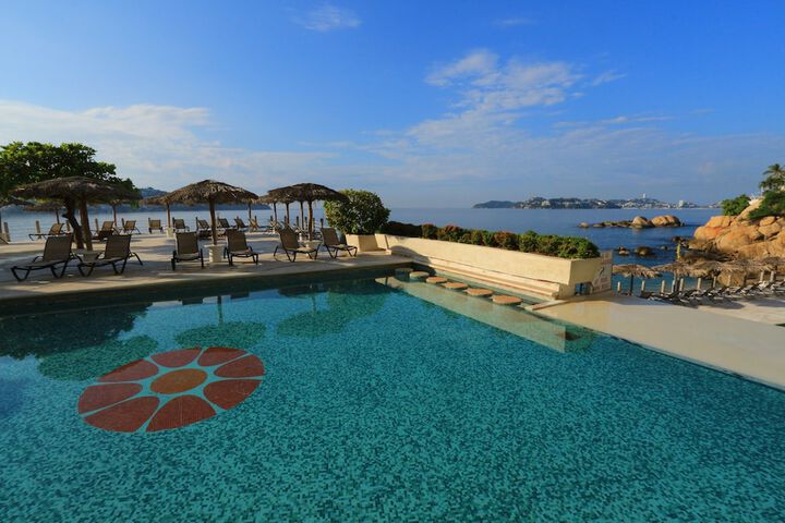 Pool Hotel