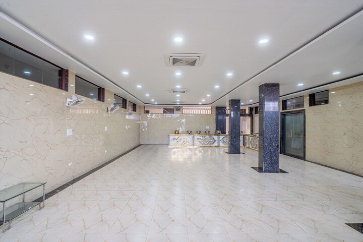 Ballroom/Hall 64 of 73