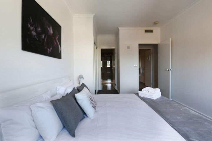 Room 1 of 18