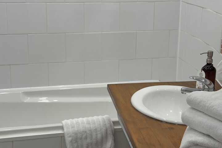 Room 15 of 28