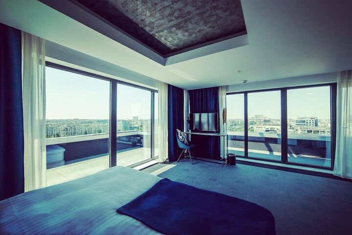 Room 12 of 52