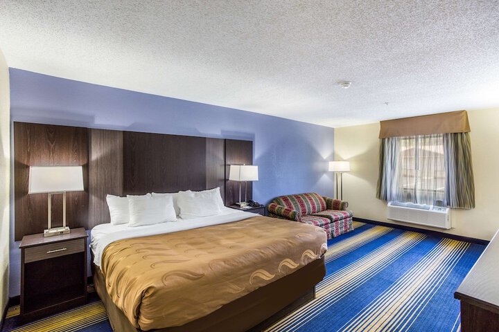 Standard | King Bed (7 of 13)
