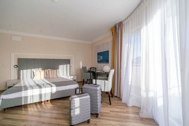 Room 11 of 30