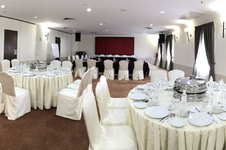 Ballroom/Hall 50 of 65