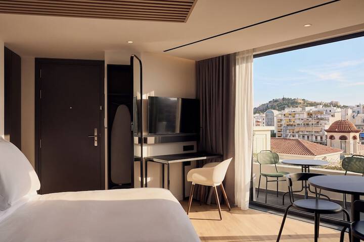 Room 13 of 52