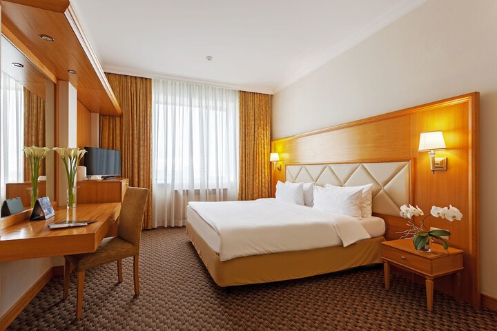 Room 10 of 67