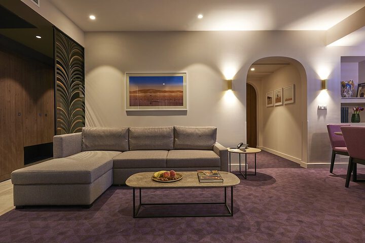 Room 14 of 27