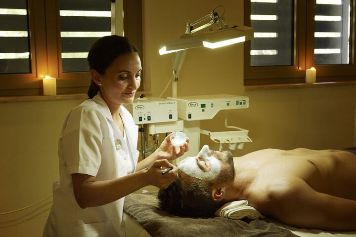 Spa 38 of 102