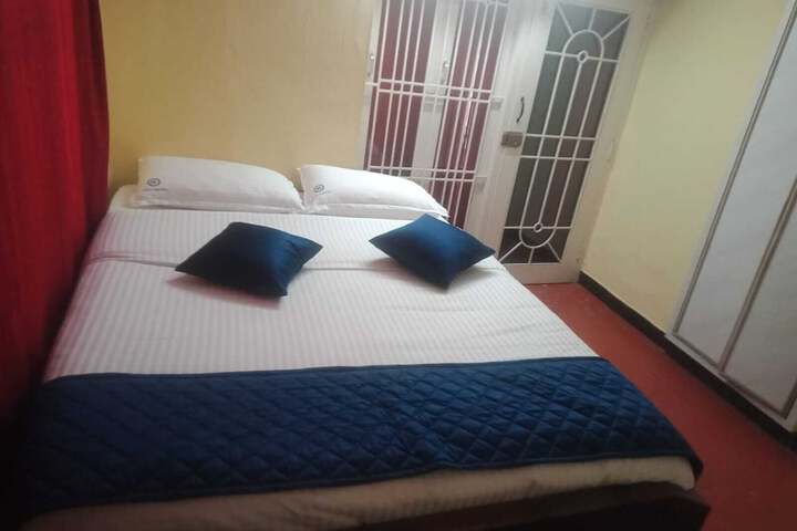 Room 17 of 31