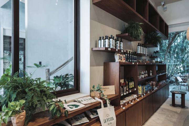 Dining 61 of 110
