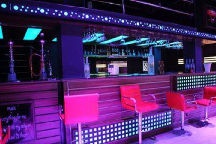Lounge 29 of 46