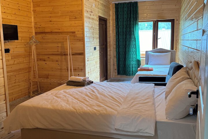 Room 13 of 70