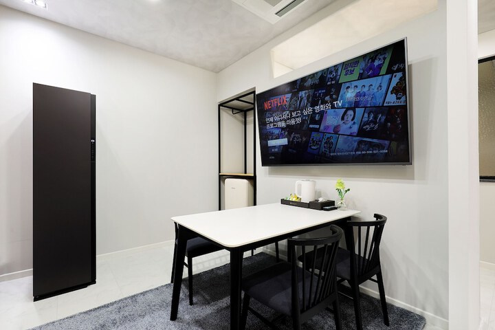 Room 46 of 61