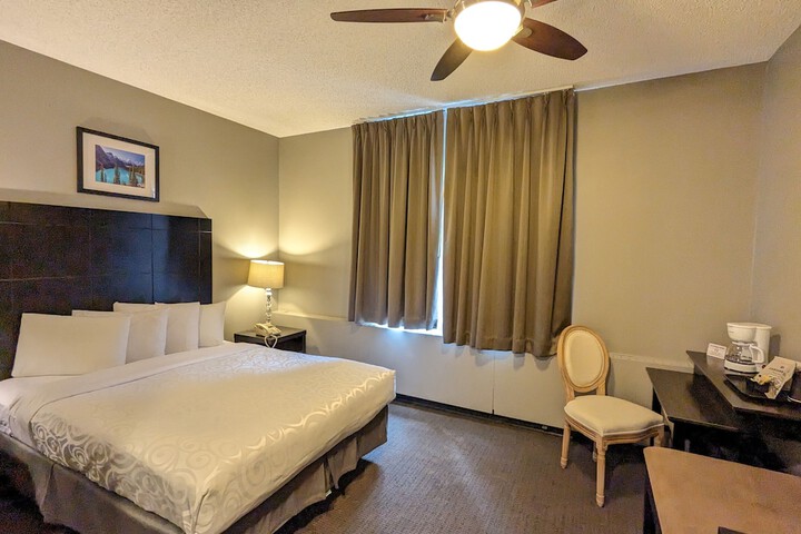 Room 6 of 40
