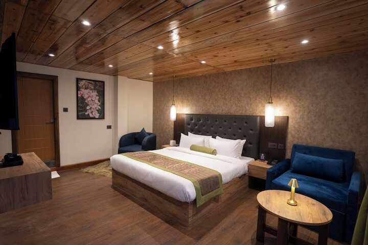 Room 15 of 40