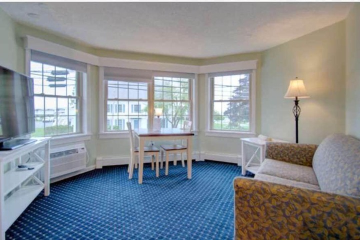 Room 5 of 138