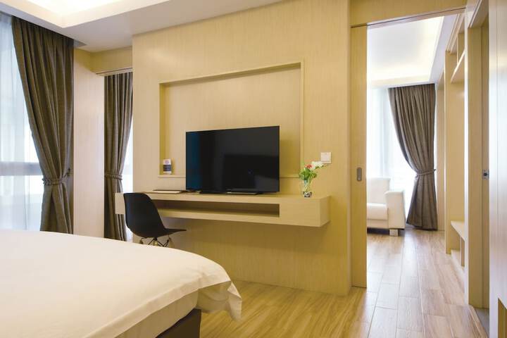 Room 36 of 114