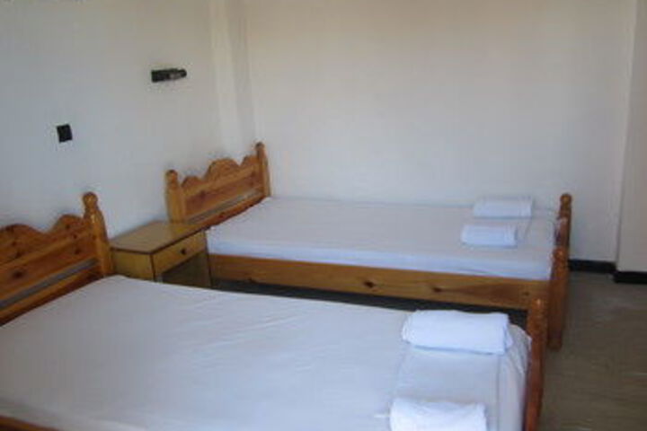 Room 5 of 11