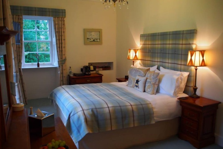 Room 4 of 23