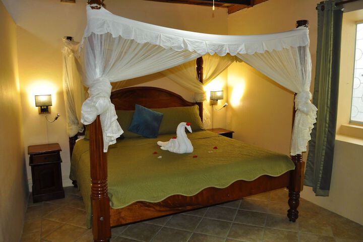 Room 4 of 81