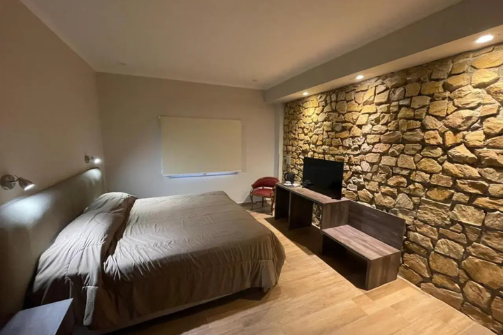 Room 2 of 16